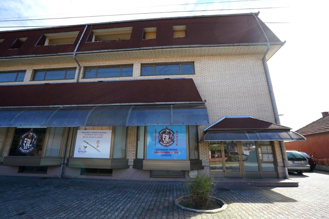 Apartmani Tomic Kladovo Luaran gambar